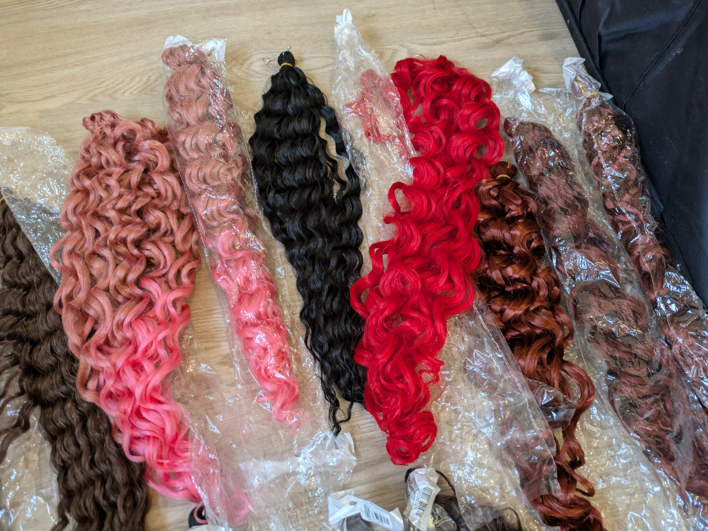 25 x Factory Curled Synthetic Hair