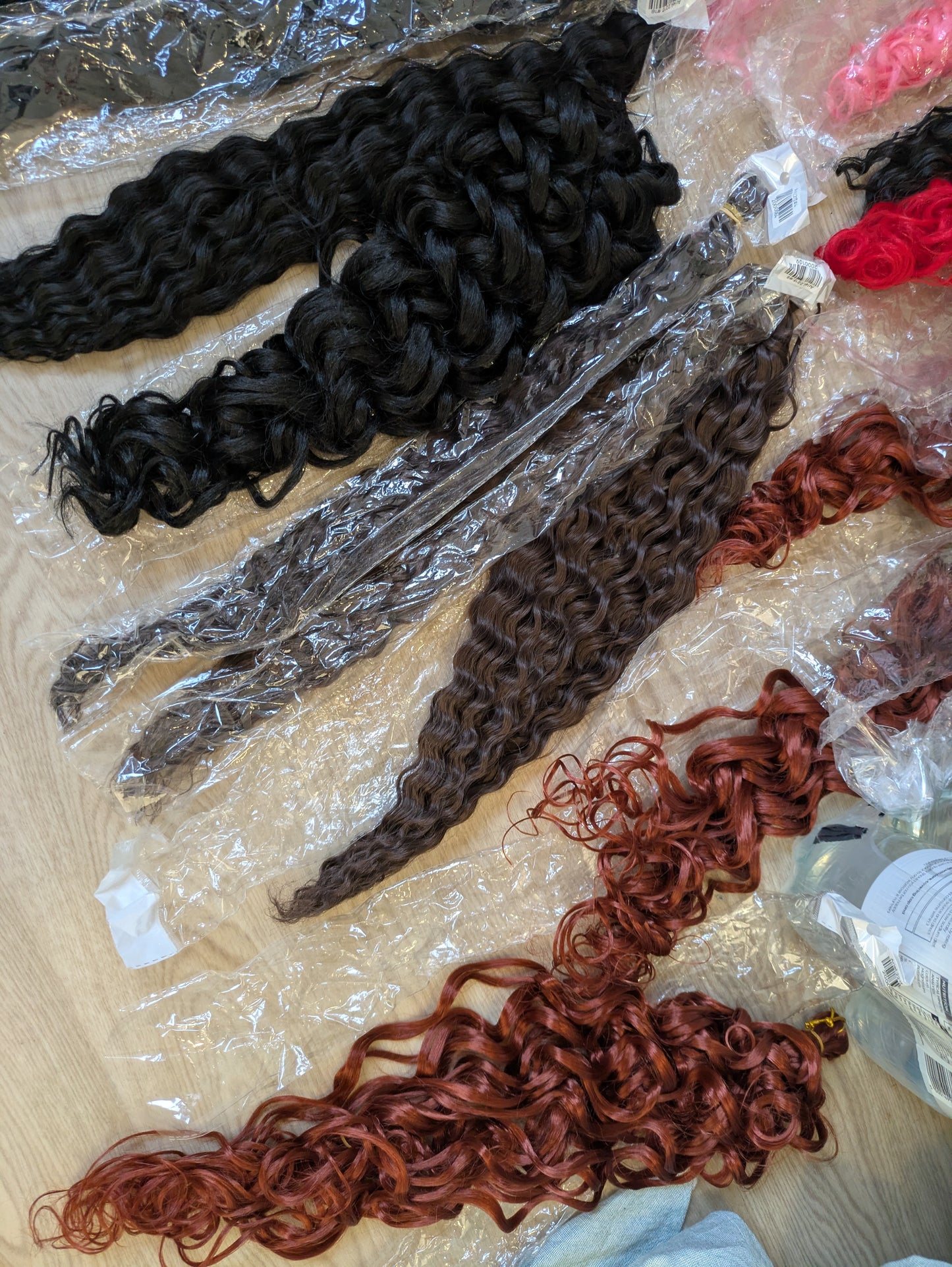 25 x Factory Curled Synthetic Hair